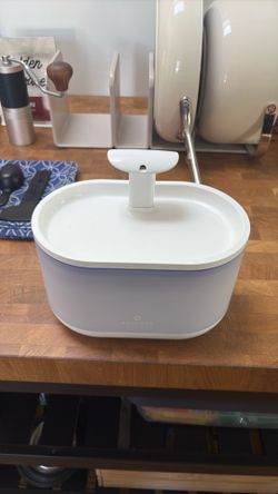 Petlibro water fountain, cats