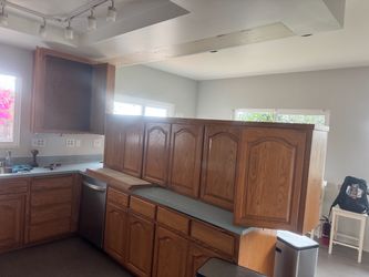 Solid oak cabinets in great condition