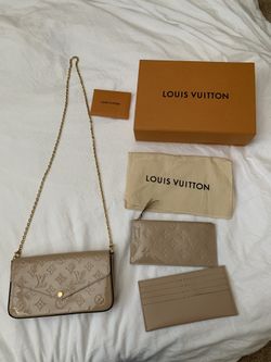 Authentic Louis Vuitton LV Accessories Pouch Bag Pochette Accessoires  Monogram for Sale in Menifee, CA - OfferUp