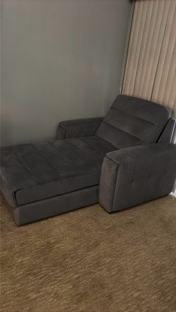 Lounge couch/bed