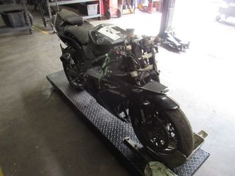 PARTED OUT - 2006 04-06 Yamaha YZFR1 - Motorcycle parts - 005659
