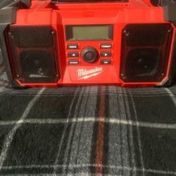 M-18 Milwaukee Job site Radio