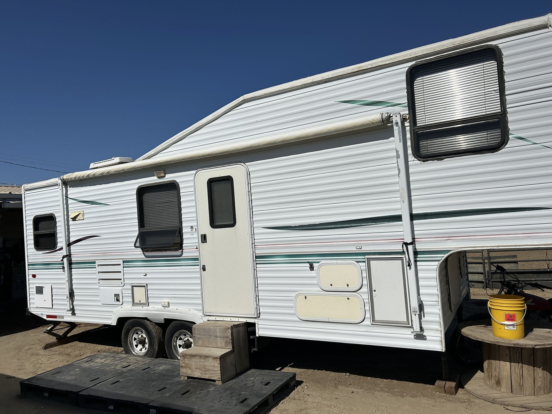 5th Wheel Camper