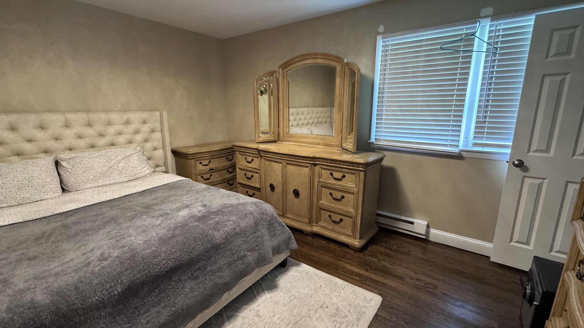 King Size Bedroom Set With Mattress