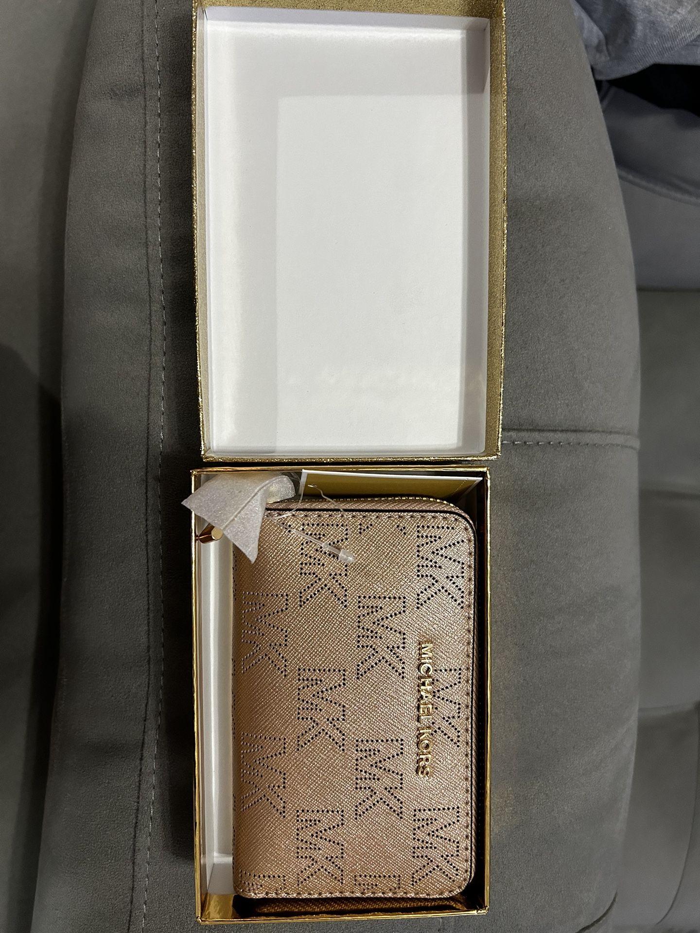 Michael Kors Rose Gold Wallet