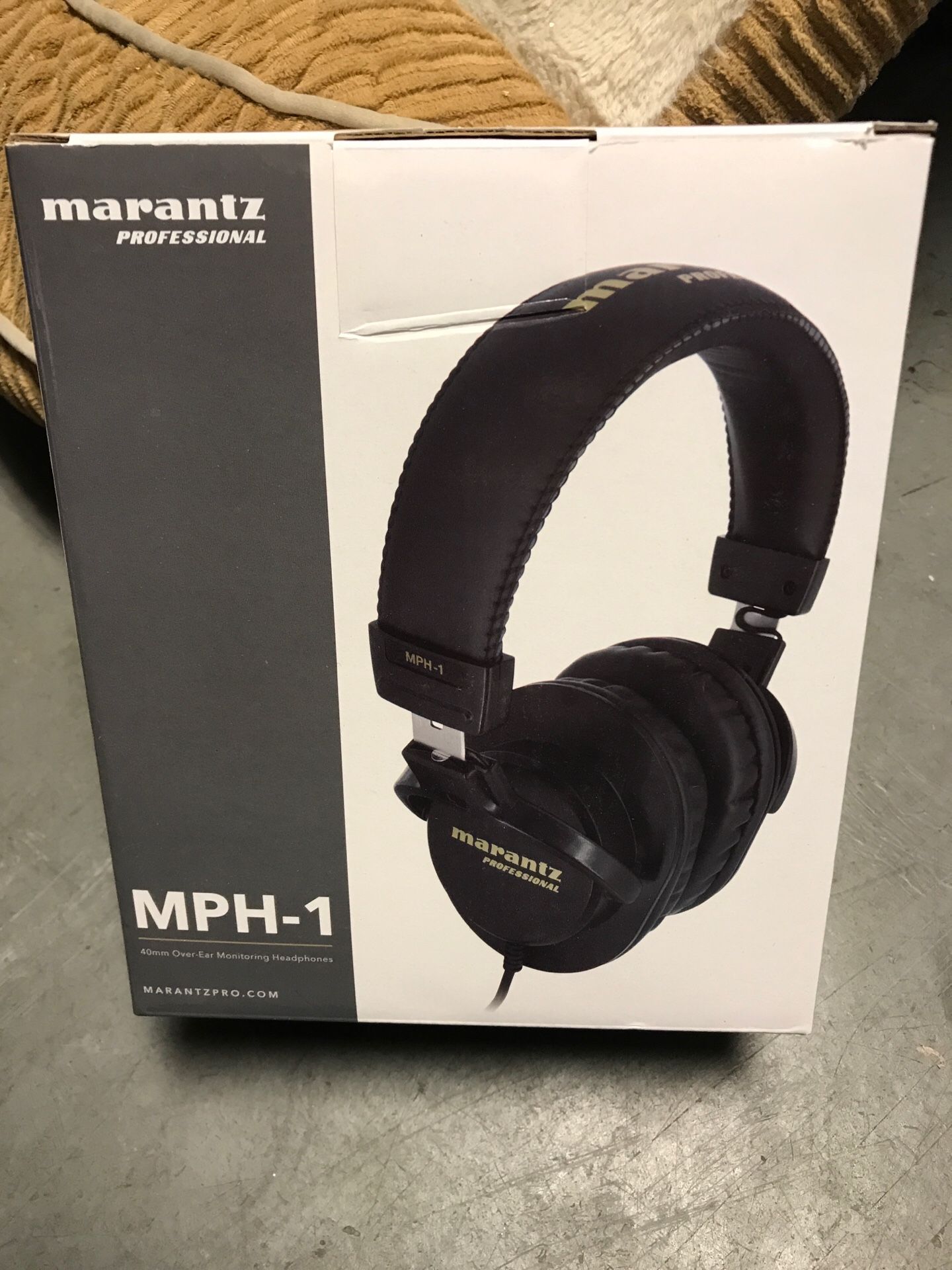 Marantz professional studio and monitoring headphones
