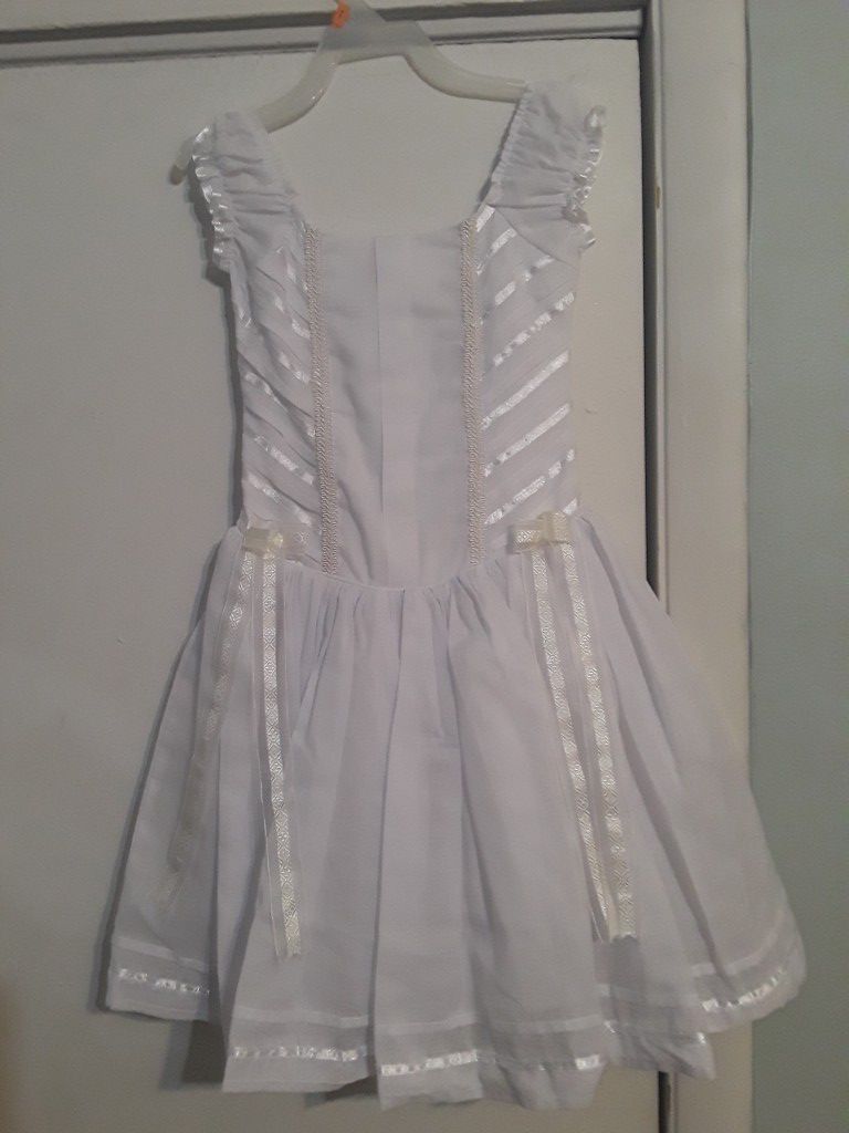 White dress size 4 T