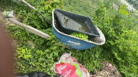 Wheel barrel