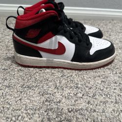 Nike Air Jordan boys size 1y