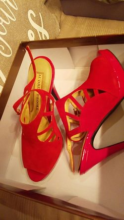 Red heels size 6