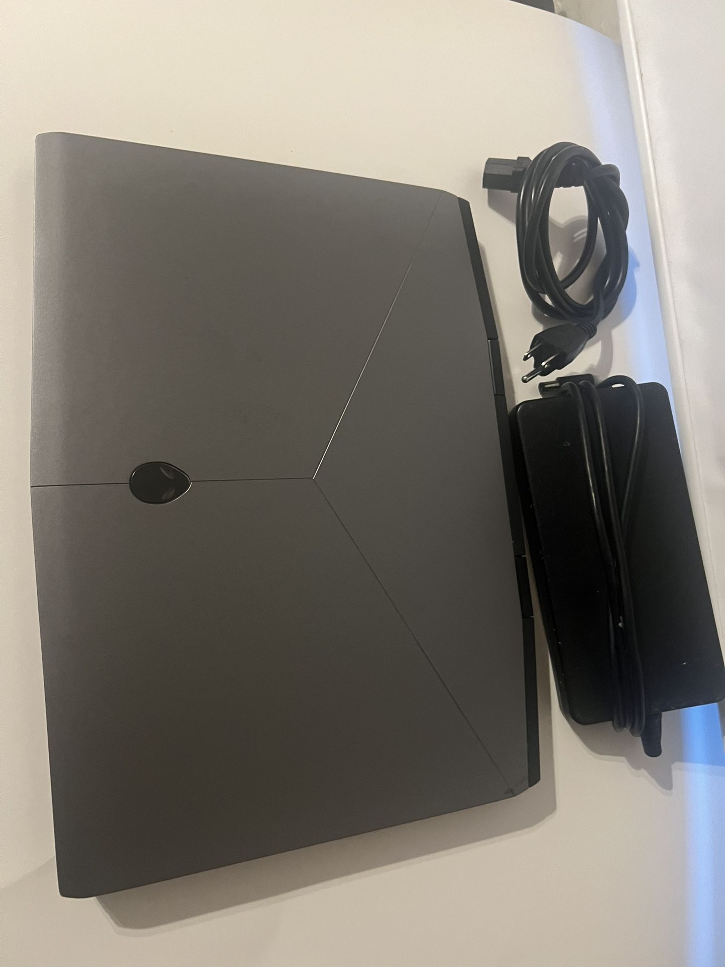 Alienware M15 (With Charger)