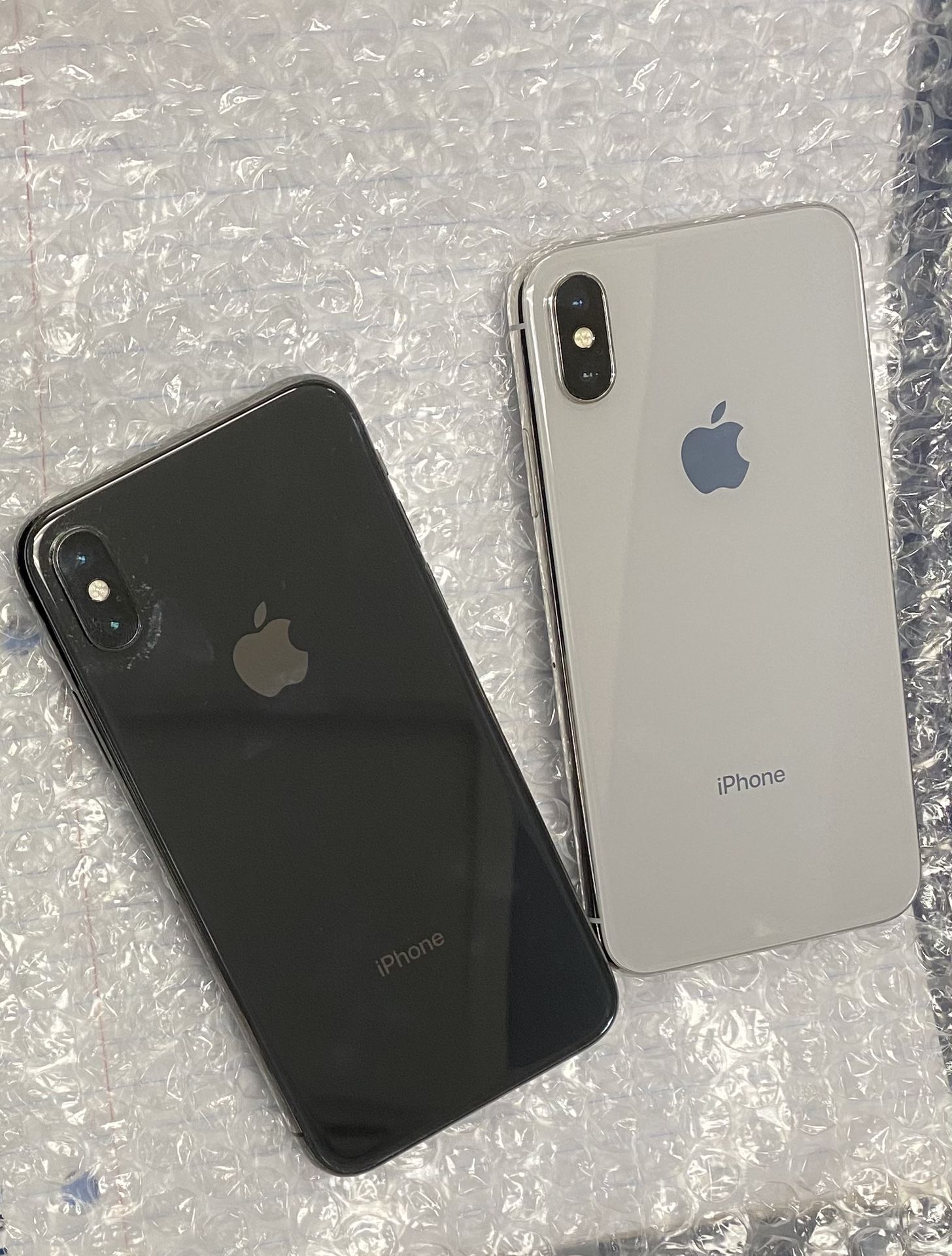 Factory unlocked apple iphone X 64 gb, store warranty! $300 each