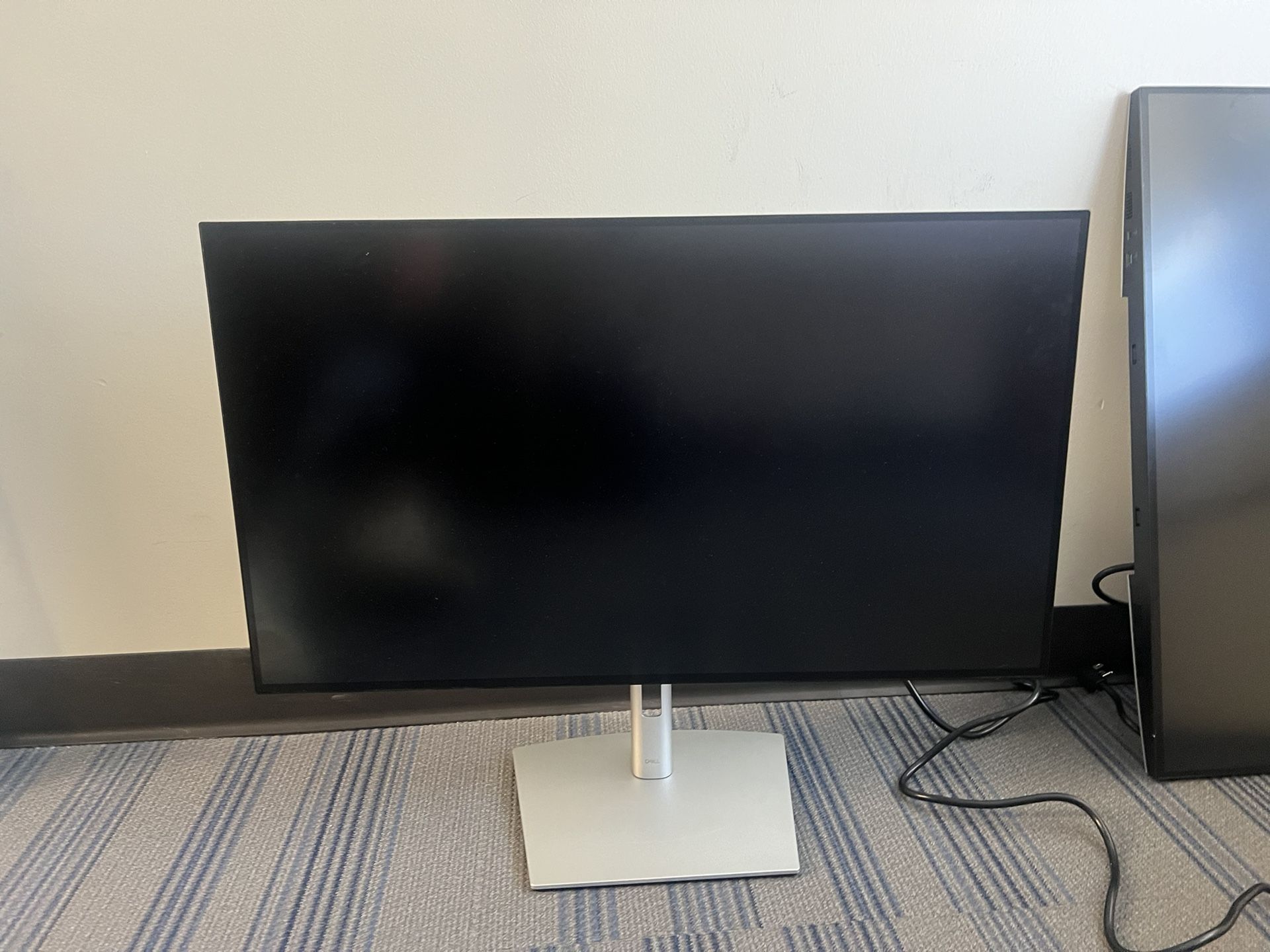 Dell UltraSharp U3223QE 31.5" 4K UHD WLED LCD Monitor - 16:9 - Black, Silver