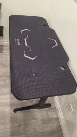 Gaming desk