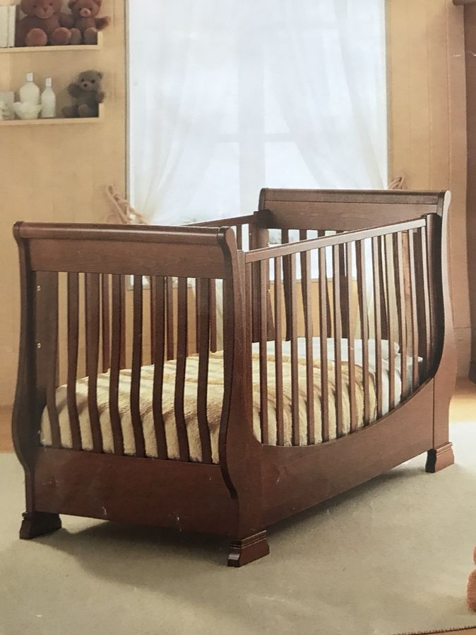 Pali Italy dauphine crib & Colgate dual sided mattress