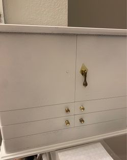 Jewelry box
