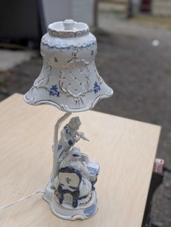 Blue & White Porcelain Courting-Couple Lamp w/Pierced Shade