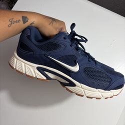 Nike Vomero5 