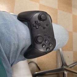 Nintendo Switch Wireless Pro Controller - Black
