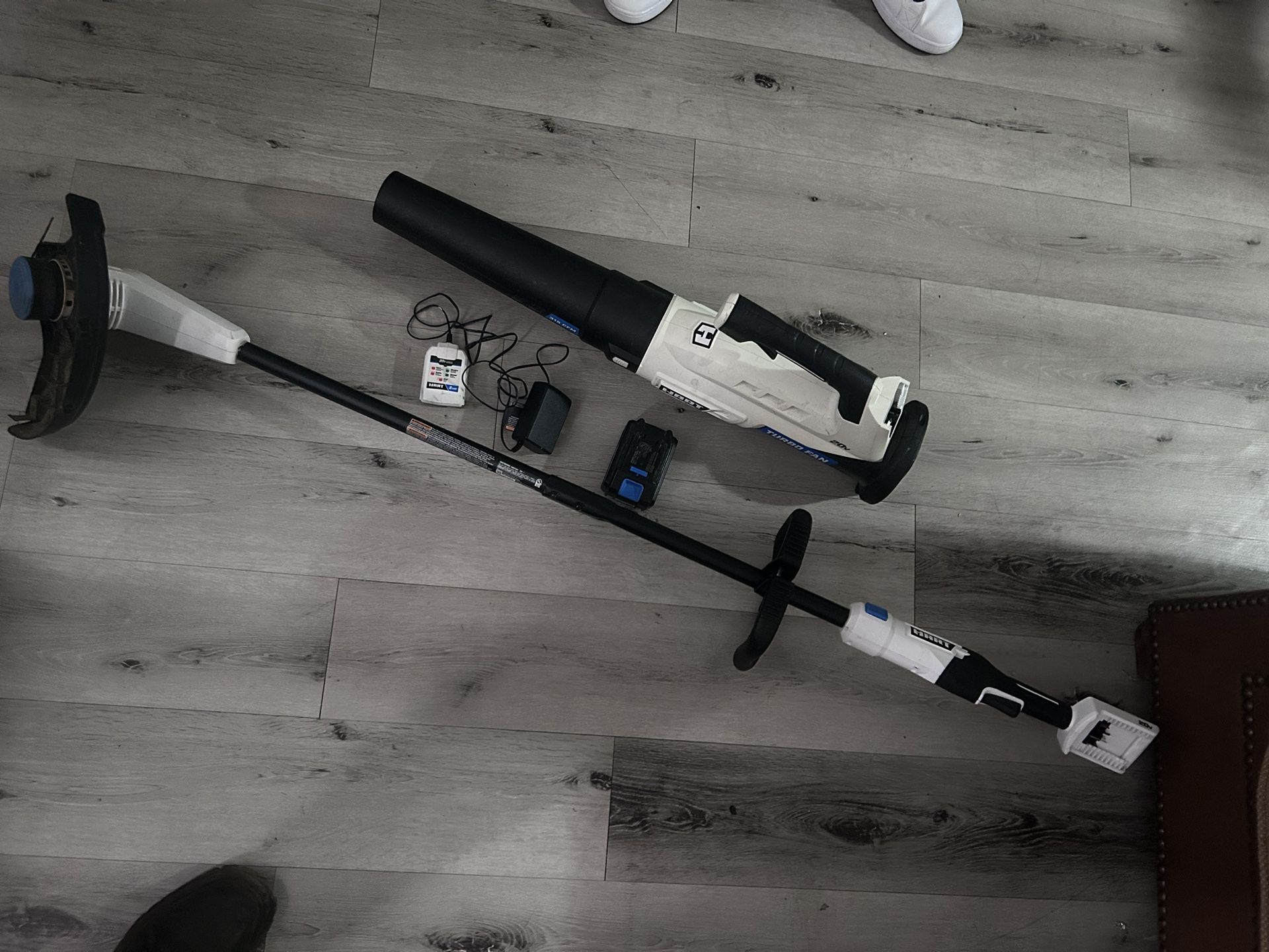 String Trimmer And Leaf Blower With Battery And Charger