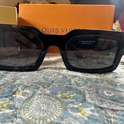 Louis Vuitton Square Sunglasses 