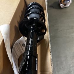 2006-2011 Toyota Yaris Driver Side (left) Complete Strut Assembly 