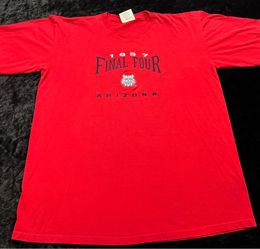 Men XL Vintage 1997 Arizona Wildcats Basketball National Championships Lee Sports Tshirt