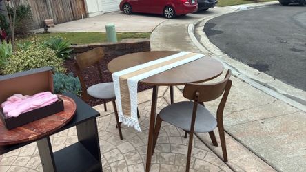 Dining table with 3 chairs