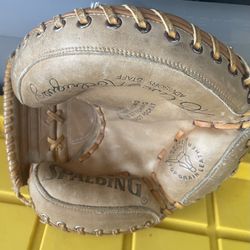 Eliseo Rodriguez Catchers Mitt  Pre Owned Pick Up Only