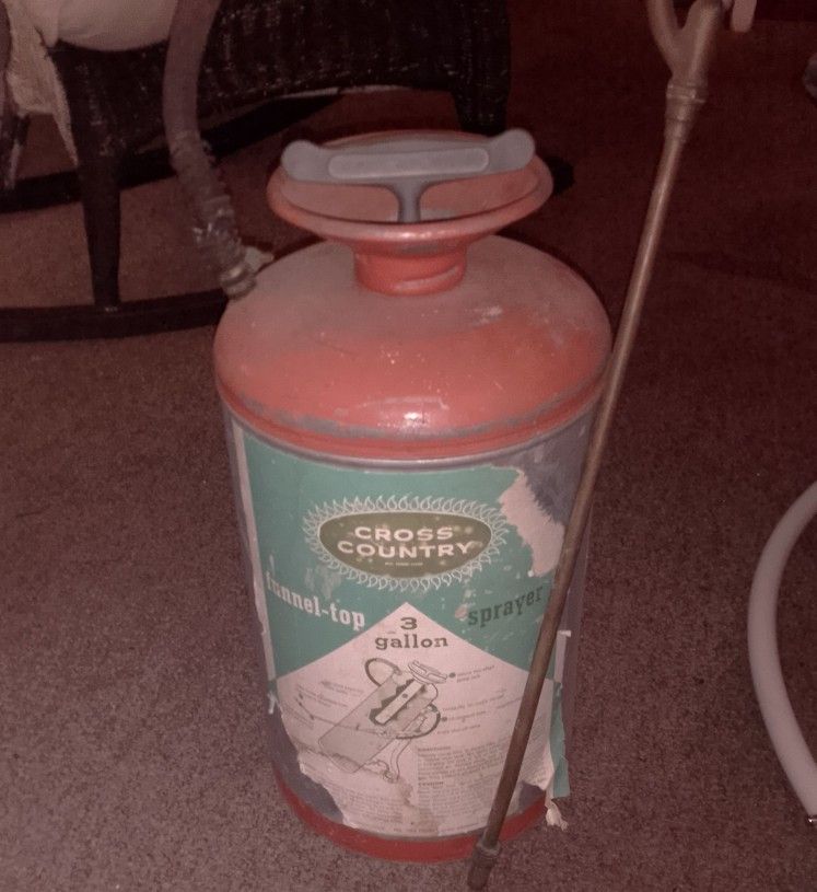 Vintage Sears And Roebuck Metal 3 Gallon Pump Sprayer Awesome Condition 10$