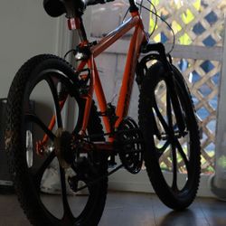 Mongoose Alert Mag Wheel mountain bike.