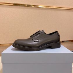 Prada Men’s Leather Shoes With Box New 