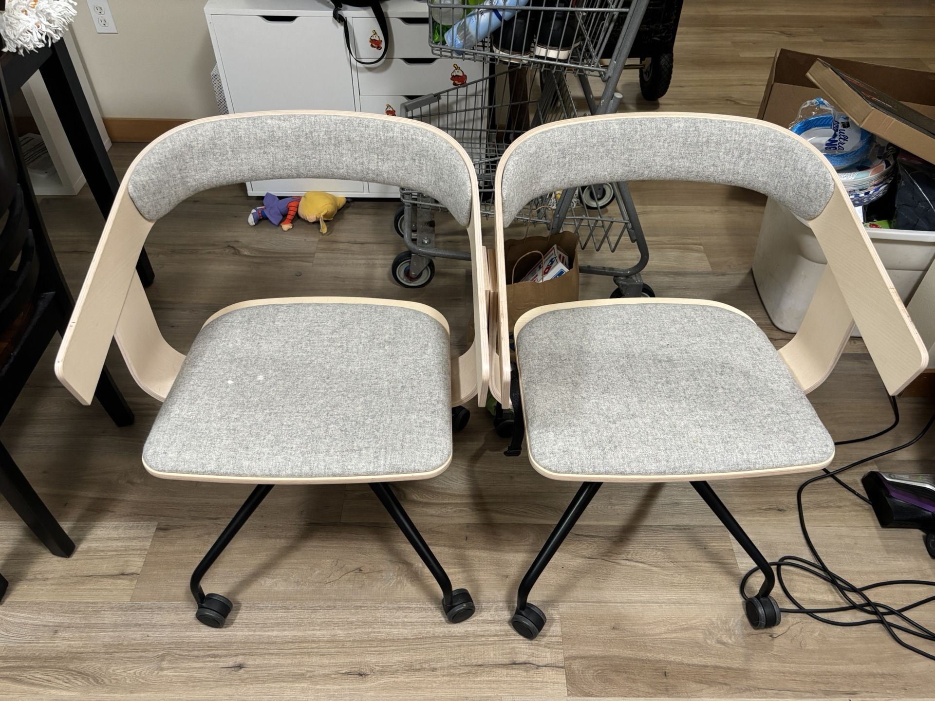2 Nice Rolling Office/lounge chairs