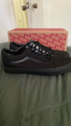 vans old skool all black shoes