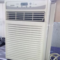 AIR CONDITIONER 