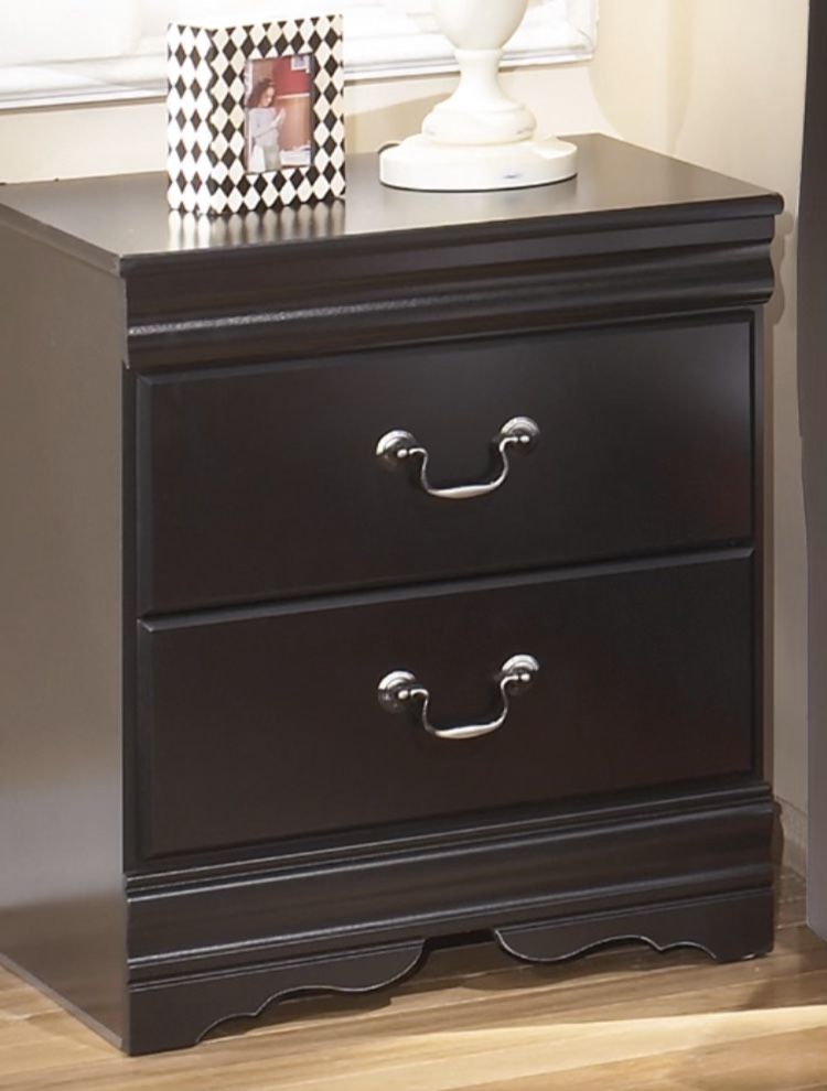  SERIOUS INQUIRIES ONLY PLEASE New Ashley Dresser And Nightstand 