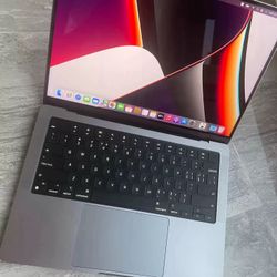 MacBook Pro M3 Chip 14” 8‑Core CPU and 10‑Core GPU 512GB