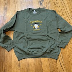 NEW Disneyland Unisex Mickey Mouse Embroidered Sweater Size Large READ DESCRIPTION 