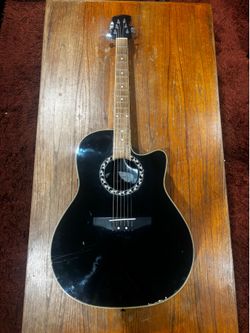 Acoustic guitar ovation applause