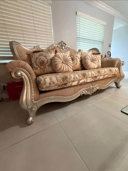 ACME BENTLY SOFA