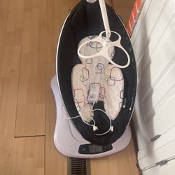 4Moms MamaRoo Baby Swing 