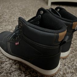 Levis High Top Sneakers Men Size 8,5