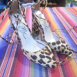 FashionNova So Me Woman Leopard Print Tie up Heels Size