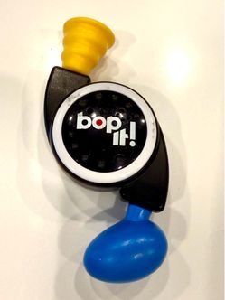 The Hasbro Bop It! Handheld Electronic Game from 2010 is a popular choice for children aged 8 and up. With the Bop It! character family, kids can enjo
