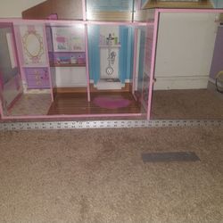 Free Old Dollhouse 