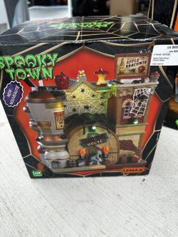 Lemax Spooky town Collection 
