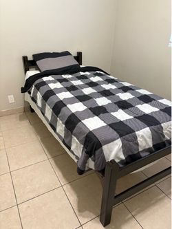 Twin bed mattress, frame, sheets & comforter