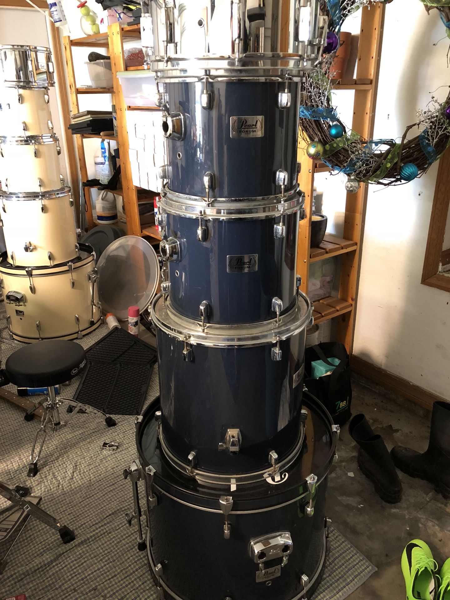 Pearl Forum drum set
