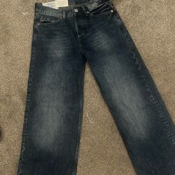 Baggy Blue Jeans 