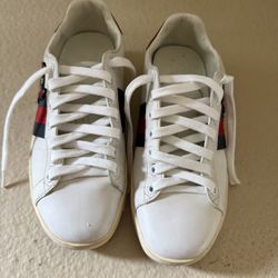 Box Dust Bag Include  Size 6.5